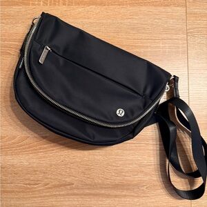 🖤SOLD🖤 lululemon athletica Black Belt Bag